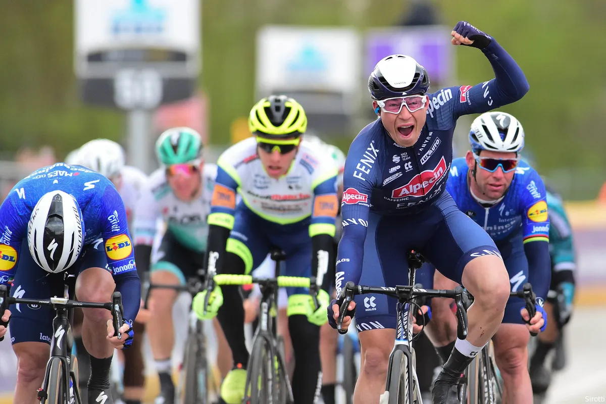 Alpecin-Fenix 2022 | 'Kwestie van tijd tot Philipsen ook in de Tour de France wint'