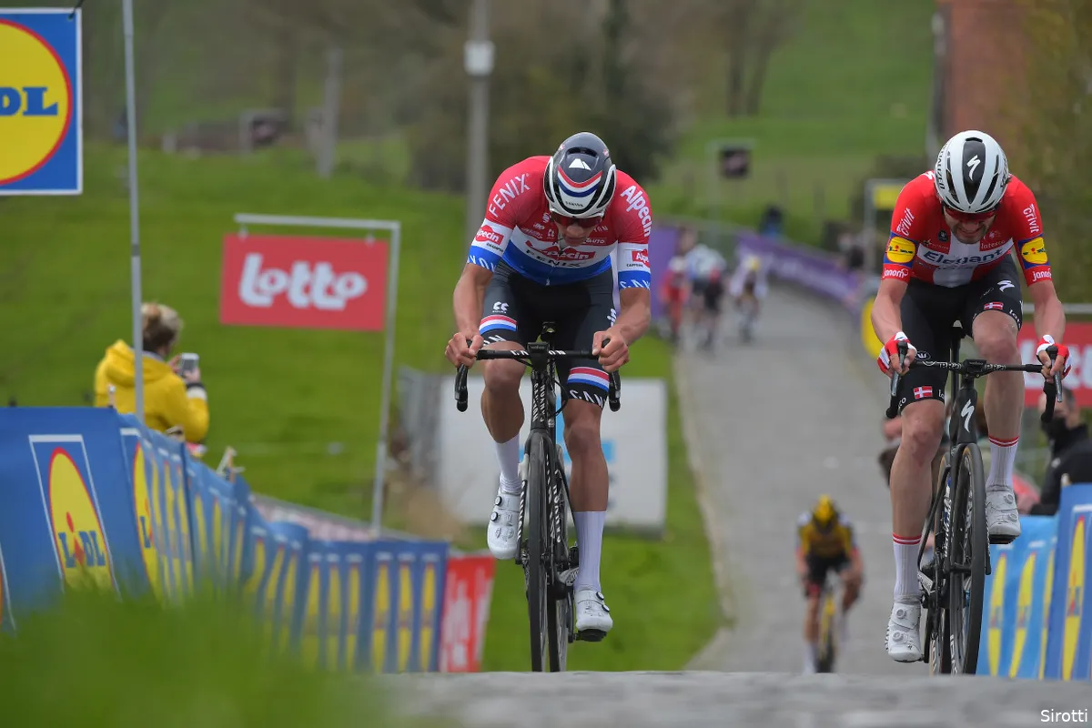 Asgreen klopt Van der Poel in de sprint na spannende Ronde van Vlaanderen