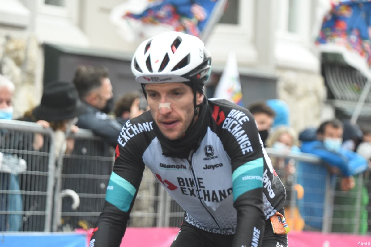 Yates hoopt op beter weer in de Giro: 'Elke dag dat het regende, had ik een slechte dag'