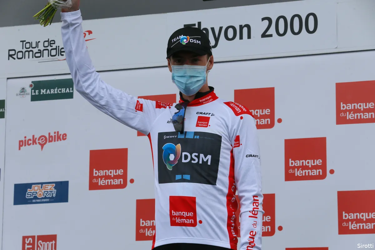 Arensman (tiende) grijpt witte trui in koninginnenrit Romandië: 'Was een epische dag'