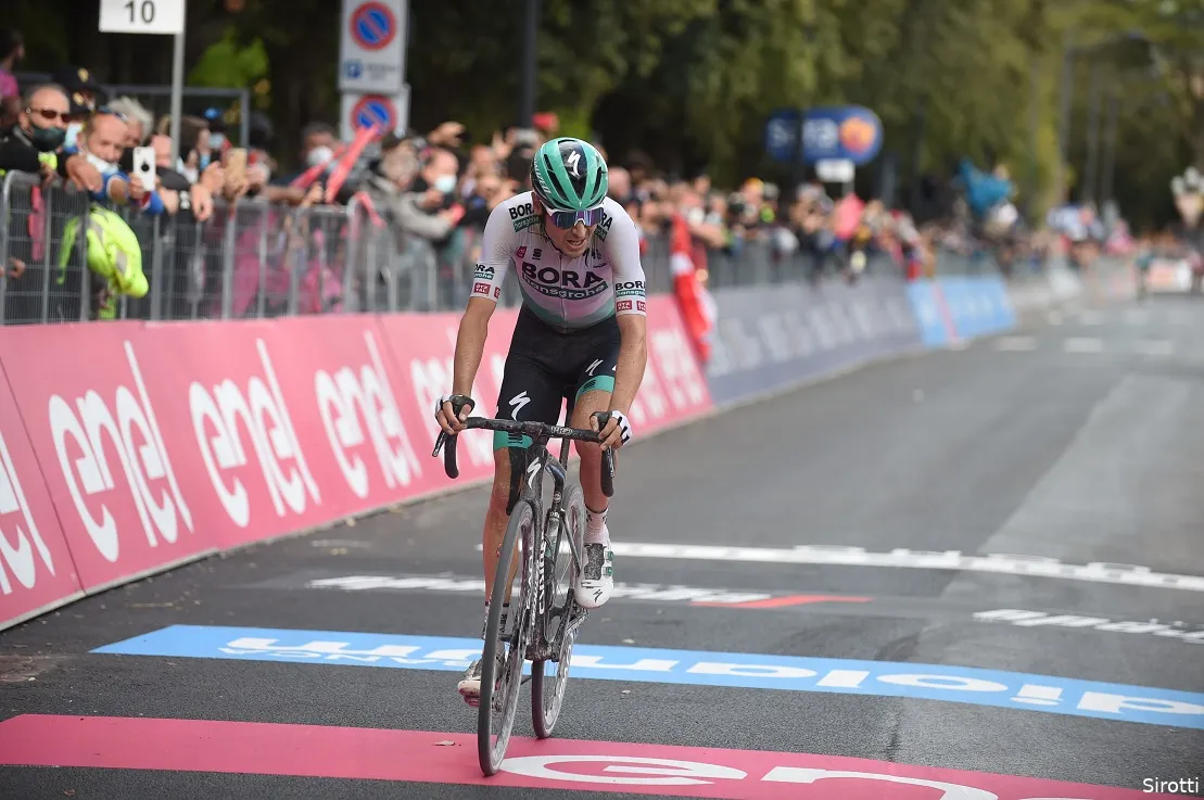 Buchmann kon Yates en Bernal niet volgen: 'Zat in het wiel van Bernal'