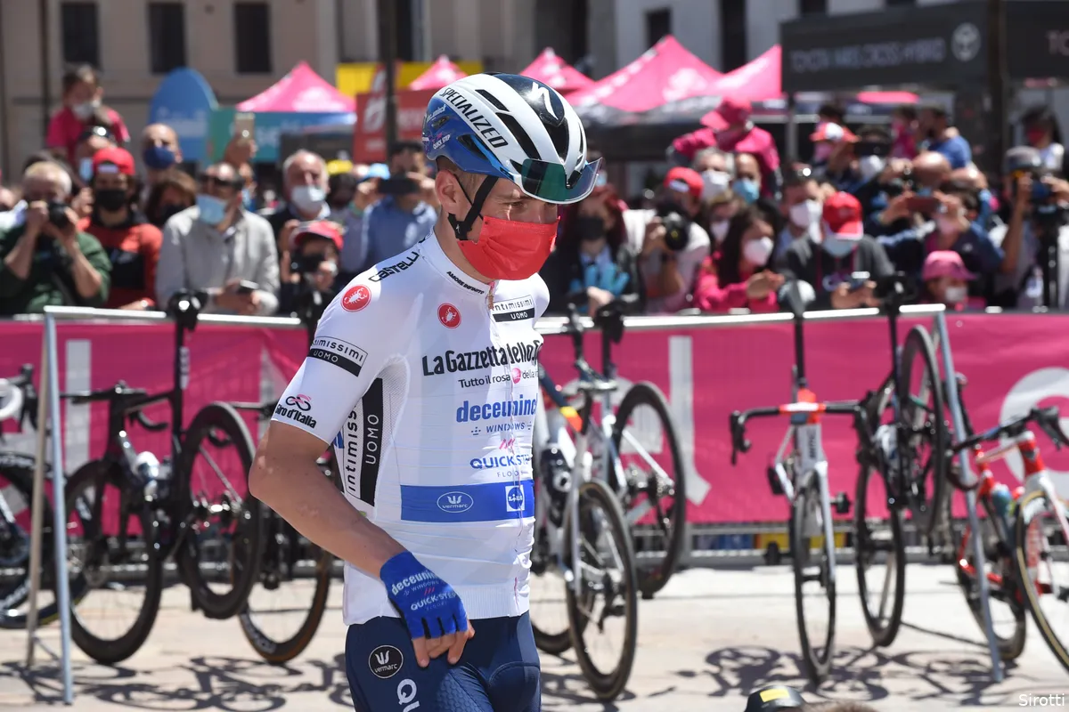 Directeur Sloveense wielerbond wil bewijs zien van Evenepoel: 'Ik weet niet of ik dit allemaal moet geloven'