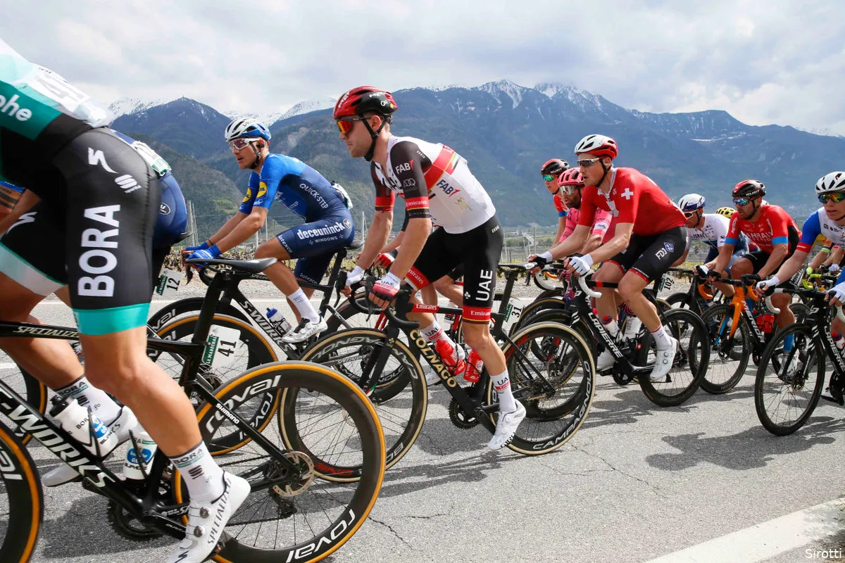 Hirschi eindigt op plek vijf: 'Miste het wiel van Van der Poel toen hij aanging'