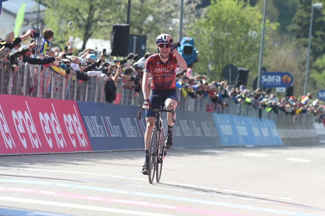 Dan Martin blij na Giro: 'Top tien én etappe in alle grote rondes is speciaal'