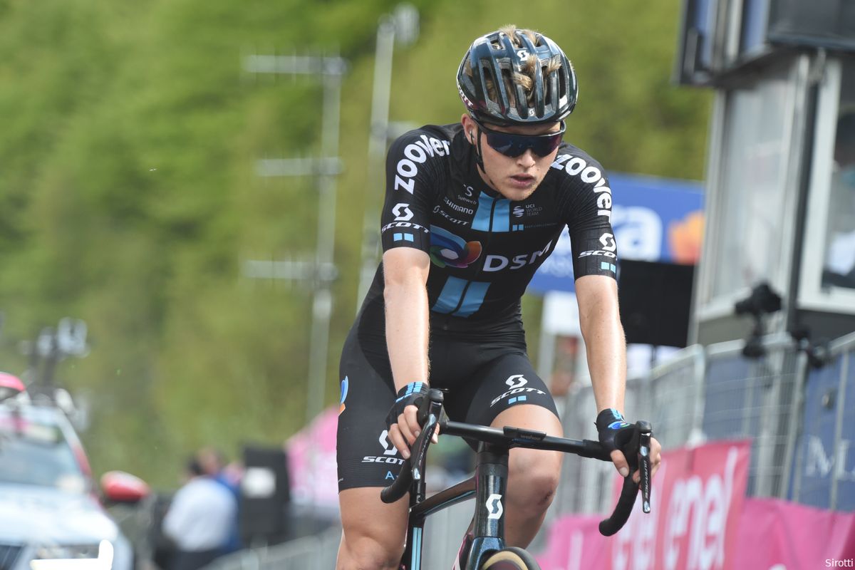 IJzersterke Storer schenkt Team DSM rit- en eindzege in Tour de l'Ain