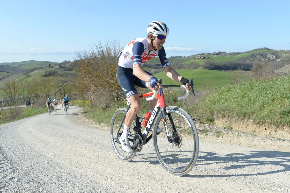 Favorieten etappe 9 Giro d'Italia | Klimmen, dalen en gravelaankomst als toetje!