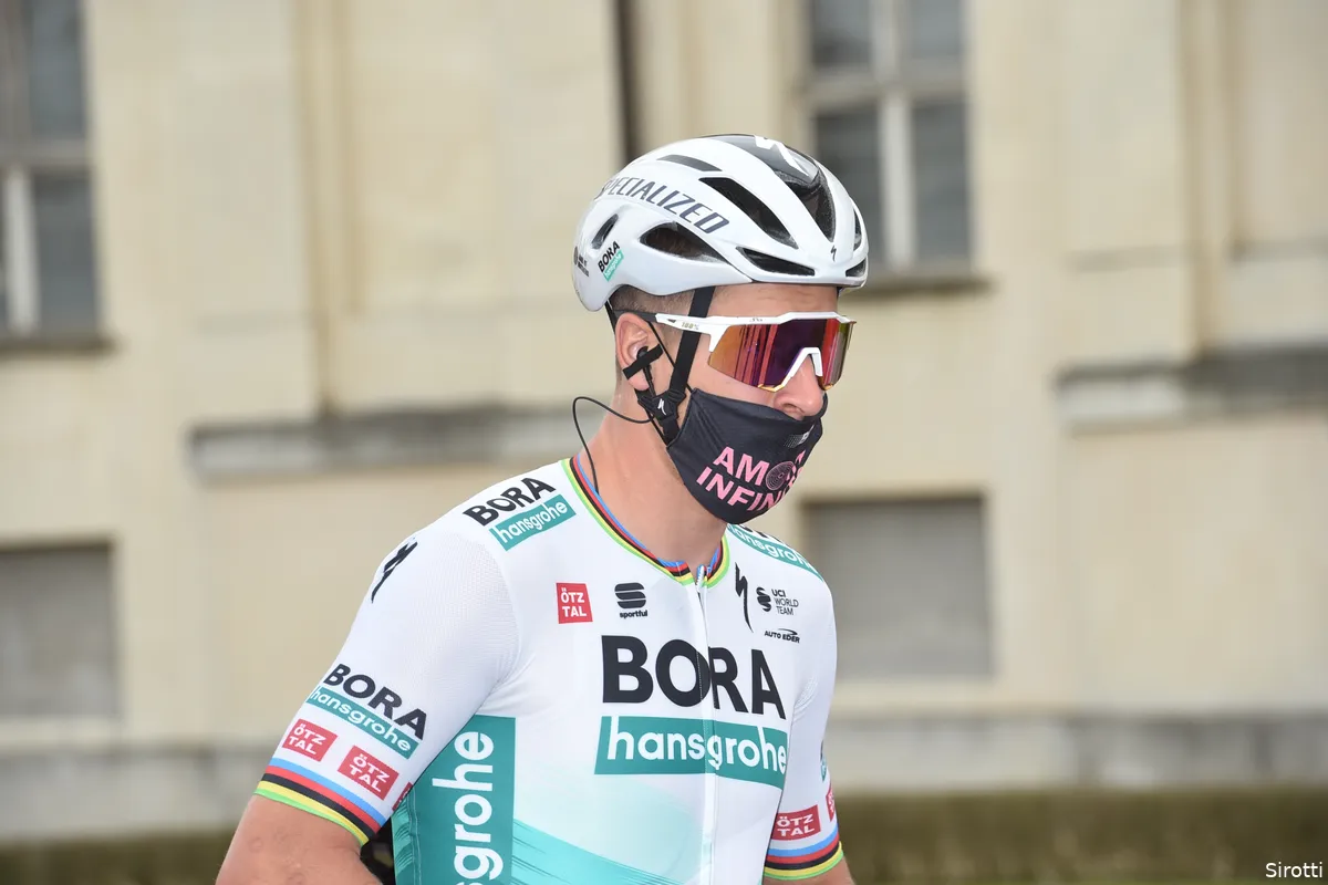 Sagan als veertiende over de streep in spurtersrit: 'Werd de hekken ingereden'