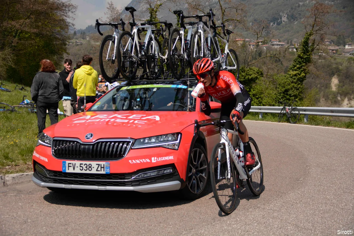 Anacona schudt medevluchters van zich af en zegeviert in Trofeo Andratx