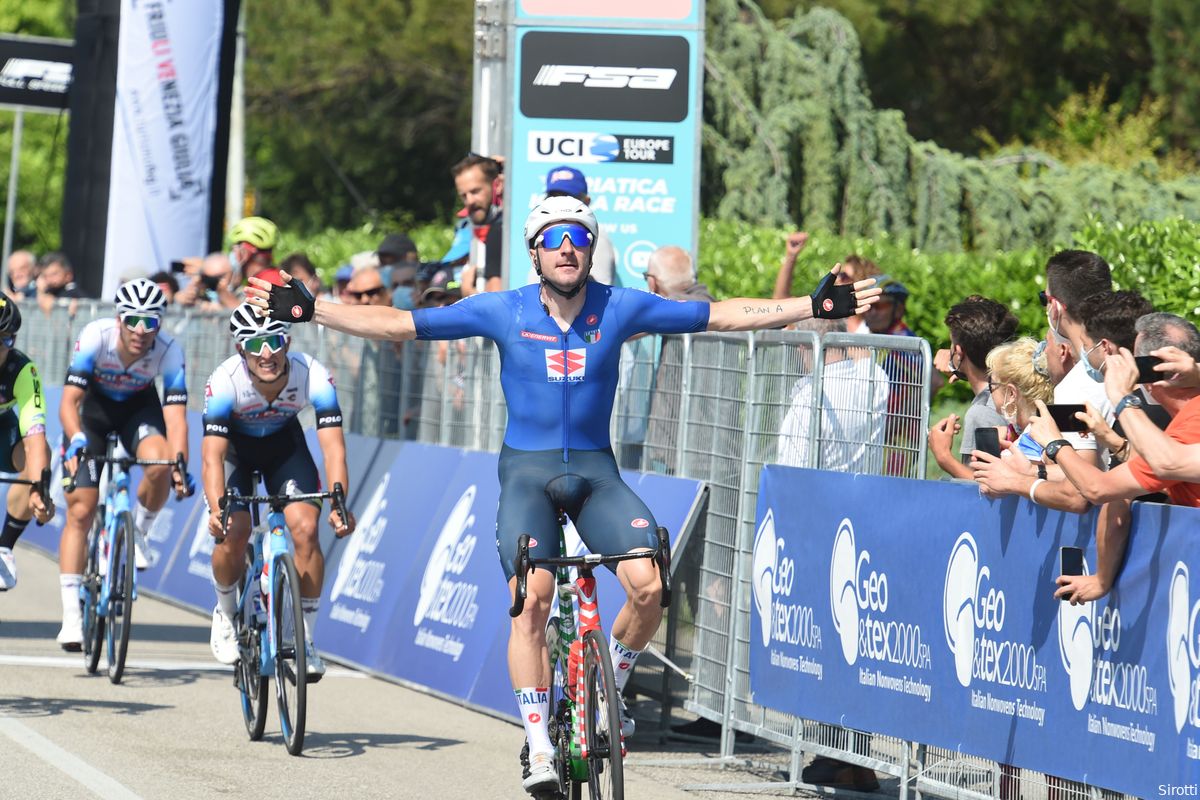 Viviani laat niet met zich sollen en wint eerste etappe Adriatica Ionica Race