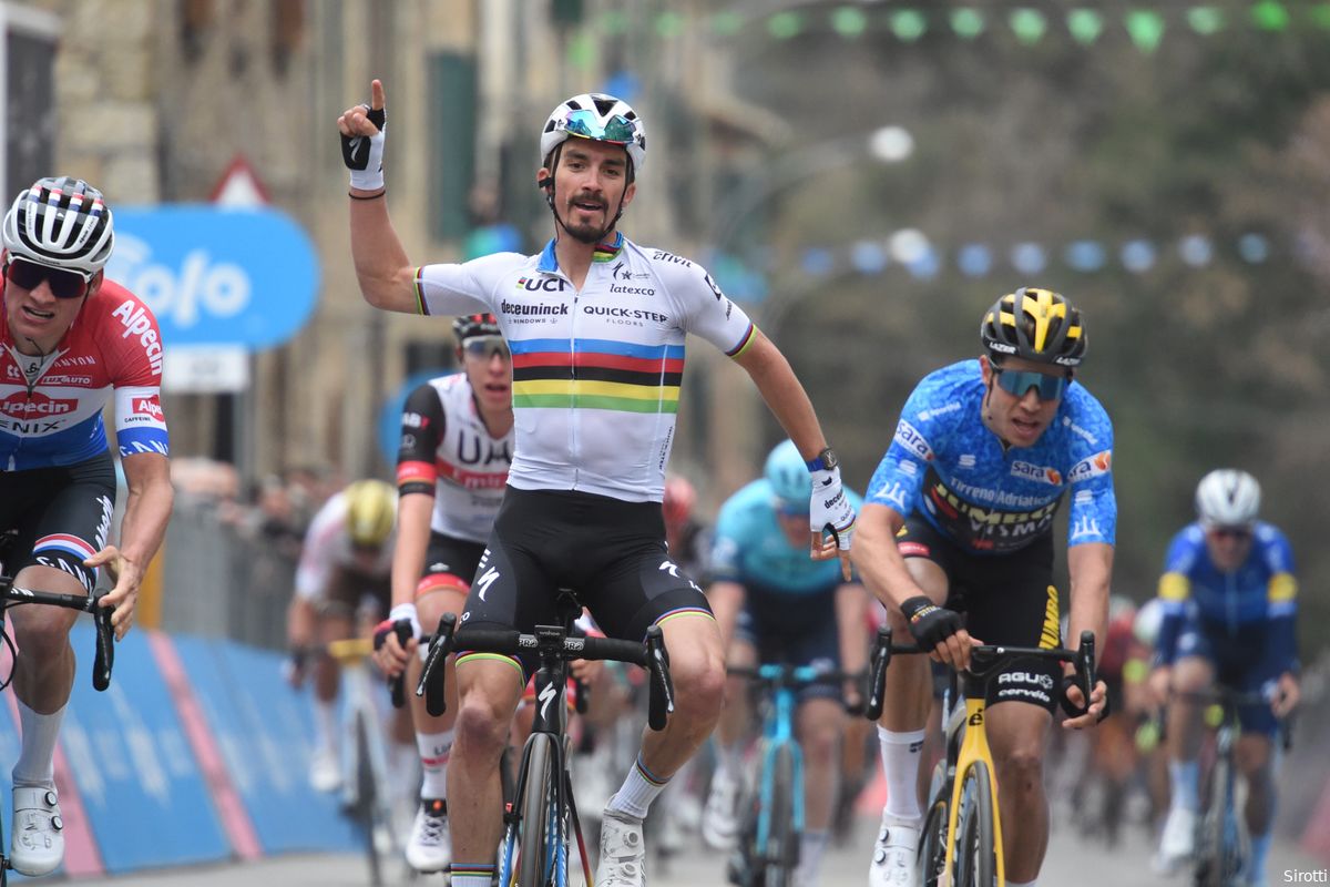 Alaphilippe ambieert Tourklassement, roemt Mathieu en Wout: 'Altijd sterk en onberekenbaar'