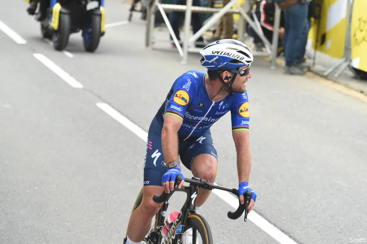 Cavendish wint na spektakelstuk van Deceuninck-Quick-Step Sparkassen Münsterland Giro