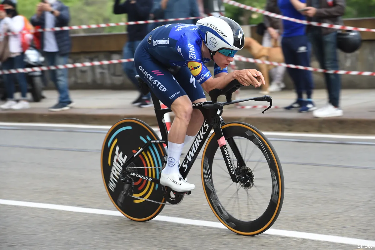[Update] Evenepoel geeft op met maagproblemen in Benelux Tour