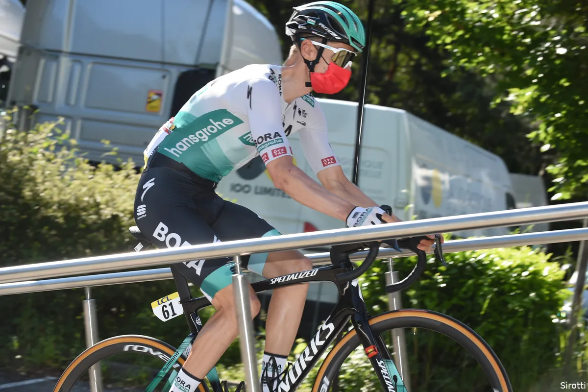 Kelderman houdt gekneusde elleboog over aan val: 'Deed veel pijn tijdens de koers'