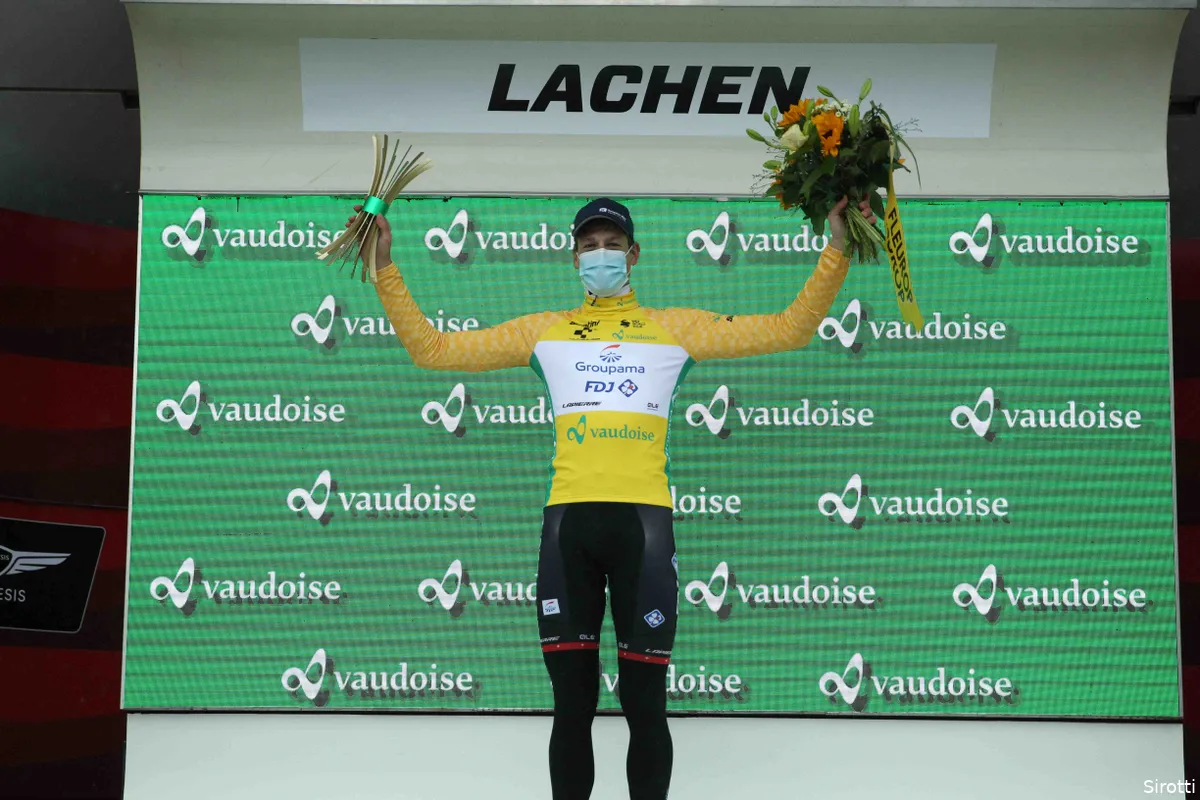 Küng behoudt leiding nipt: 'Maar ik denk dat het morgen makkelijker zal worden'