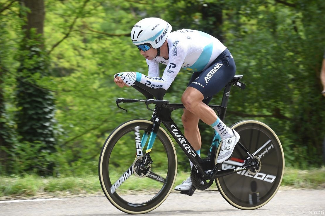 Ploeggenoten Lutsenko (1e) en Izagirre (2e) vlammen in tijdrit Dauphiné: 'Perfect parcours'