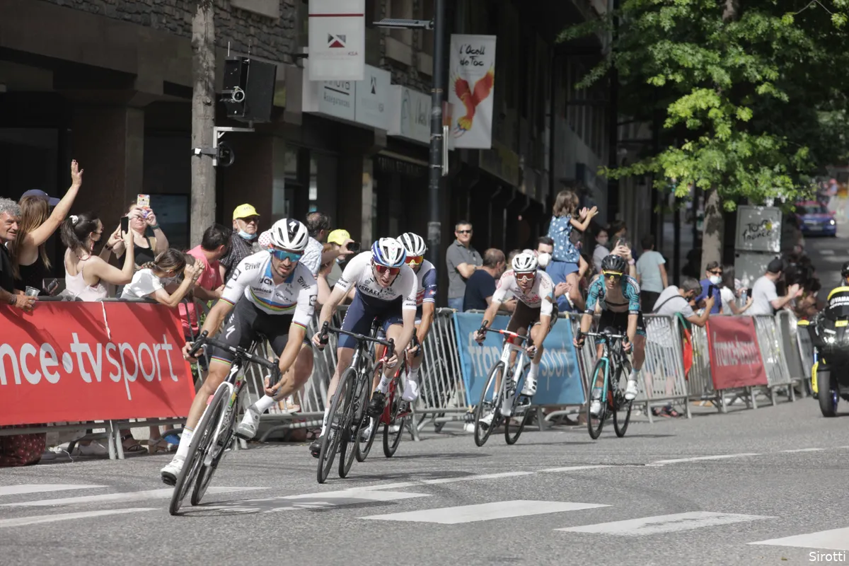 Alaphilippe kan niet meedoen om winst: 'Ik zat in goede positie, maar was op'