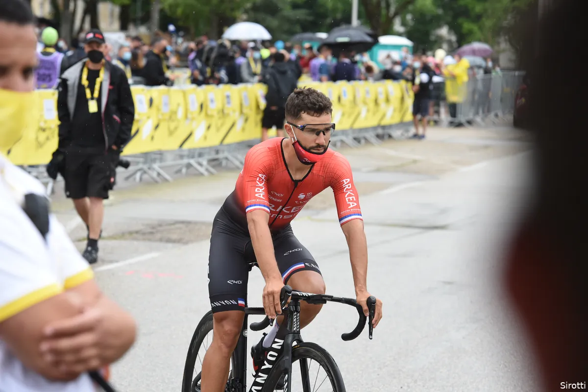Bouhanni (vierde) reed niet zijn ideale sprint: 'Had al veel energie verbruikt'