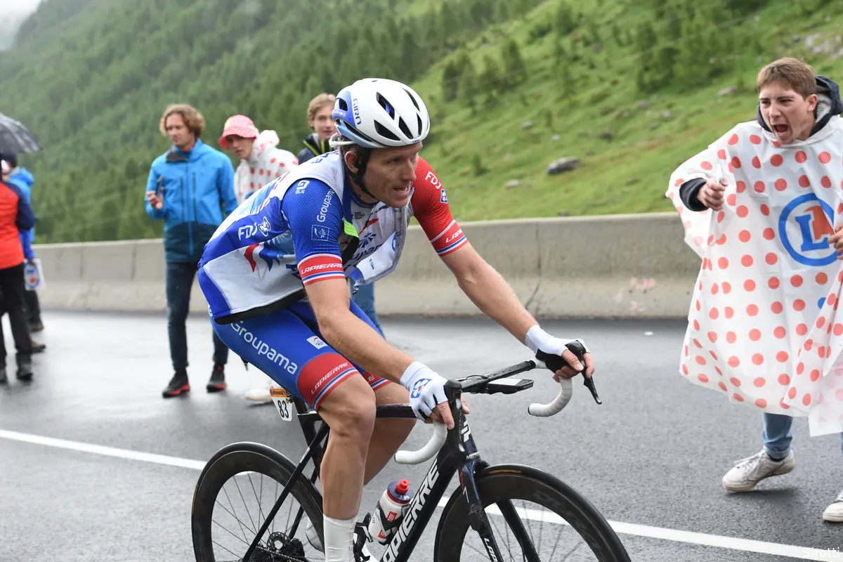 Démare uit de Tour na missen tijdslimiet: 'In deze race is het pompen of verzuipen'