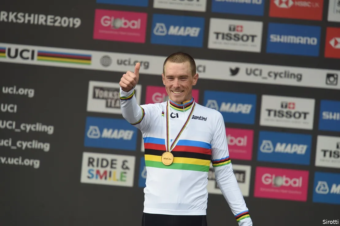 Dennis noemt Pogacar 'de vijand' en is blij met transfer: 'Bij INEOS kopieerden ze Jumbo-Visma'