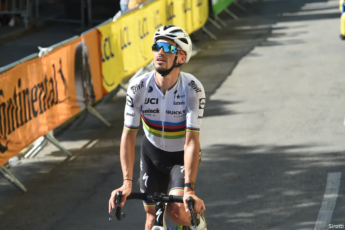 Alaphilippe haalt het niet tegen Van Aert: 'Uiteindelijk bleek er één man sterker'