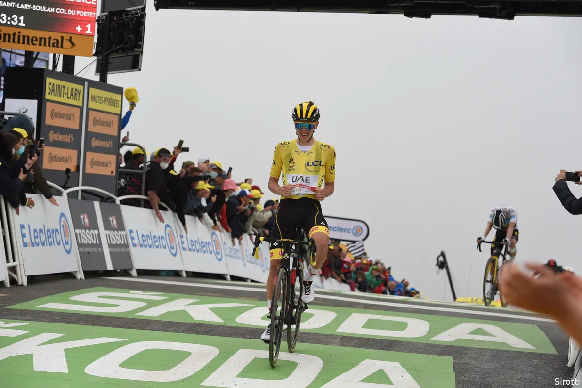 Pogacar knalt naar ritzege na schitterend gevecht met Vingegaard en Carapaz