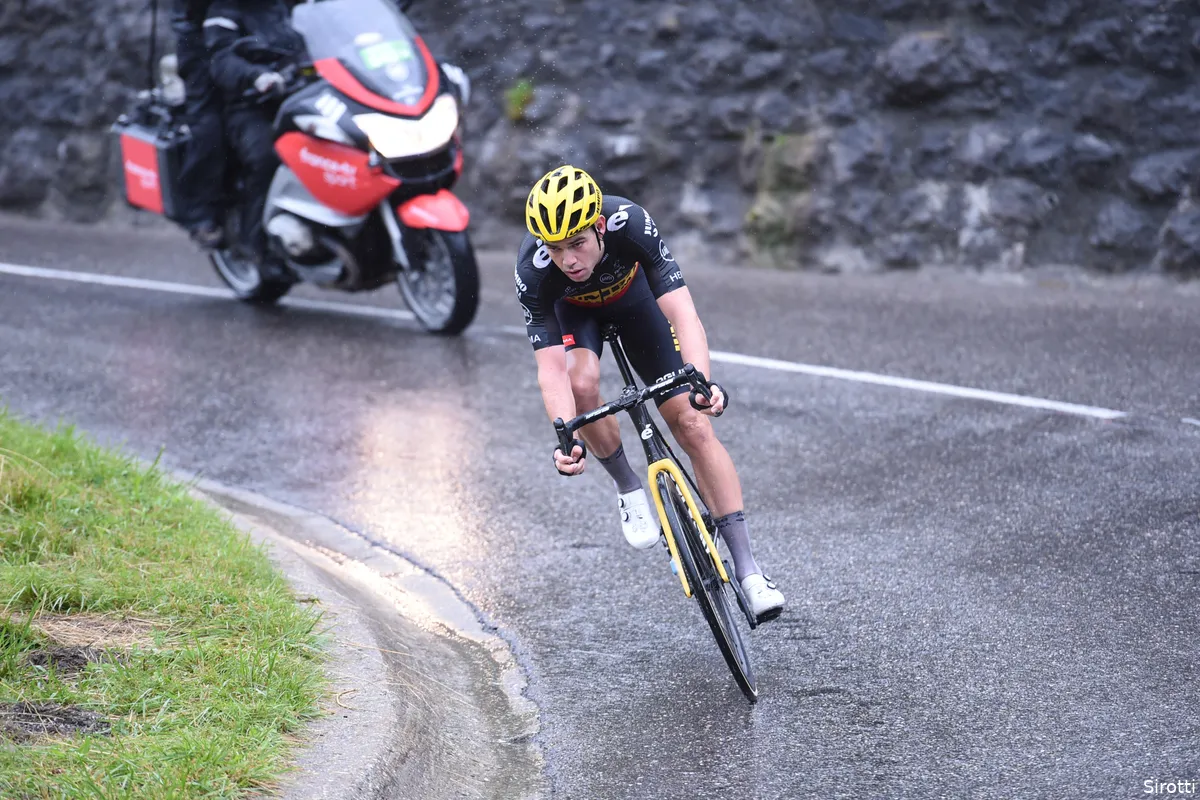 Van Aert moest bij Vingegaard blijven en doet verrassingsaanval: 'Iets te enthousiast'