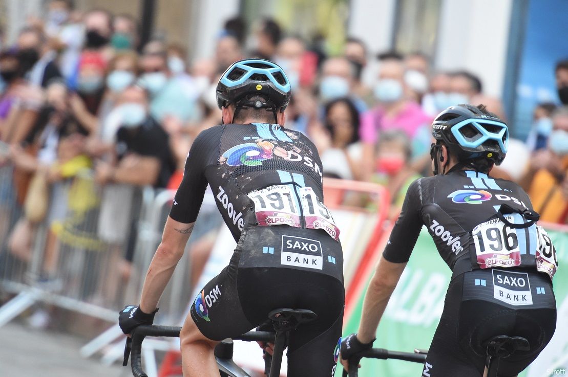 [Update] Bardet kan ondanks harde val door in Vuelta: 'Hebben hier hard voor gewerkt'