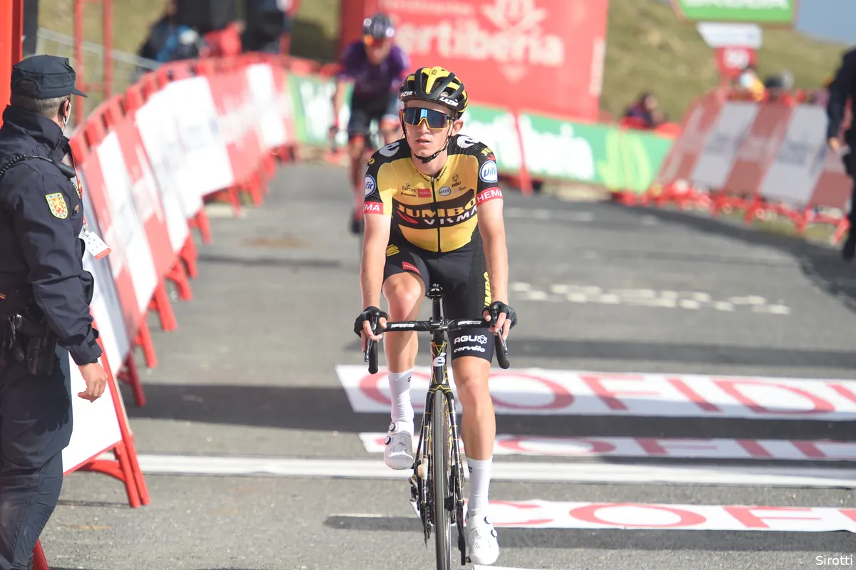 Bouwman zag Jumbo-Visma onderuitgaan: 'Primoz en Steven vielen hard, maar lijken oké'