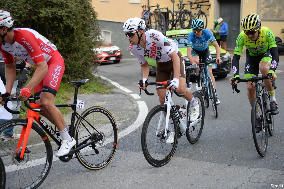Aanvallers azen op rood Roglic: 'Ben de enige in de top tien die geen grote kampioen is'