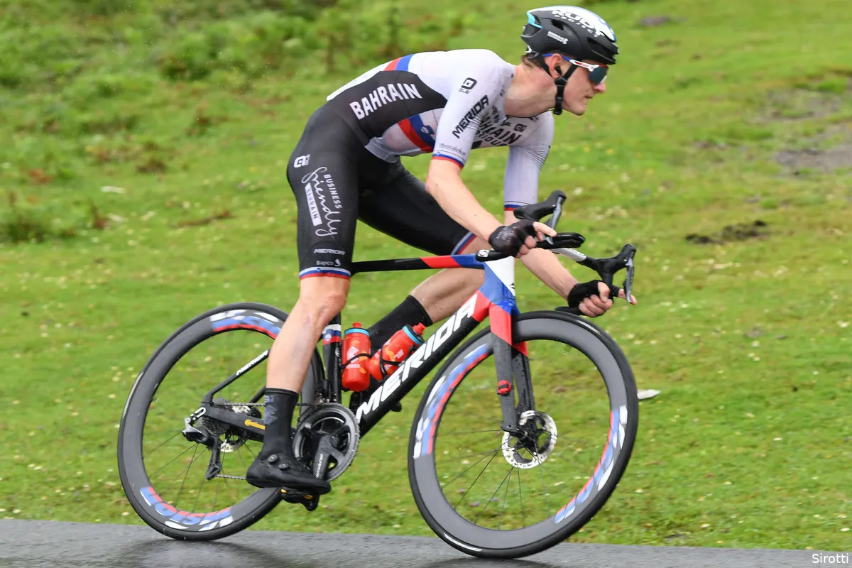 Mohoric na topdag Bahrain in Benelux Tour: 'Probeerden de kaarten anders te spelen'