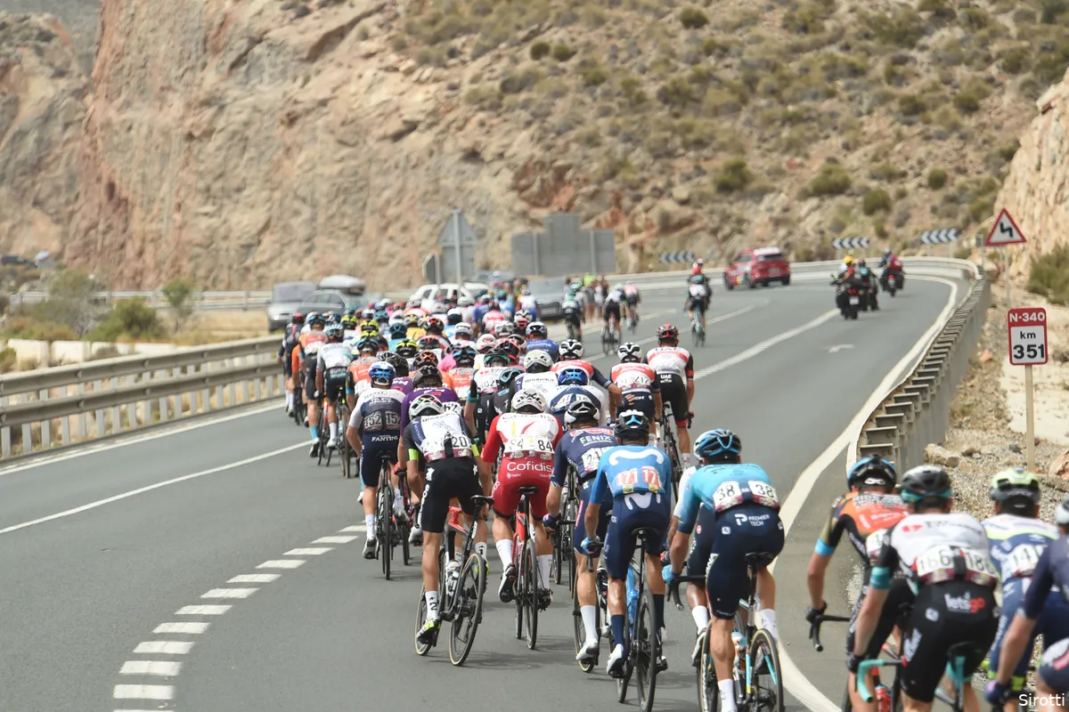 Boetes en tijdstraffen in de Vuelta a España | Dertien(!) boetes voor wildplassen