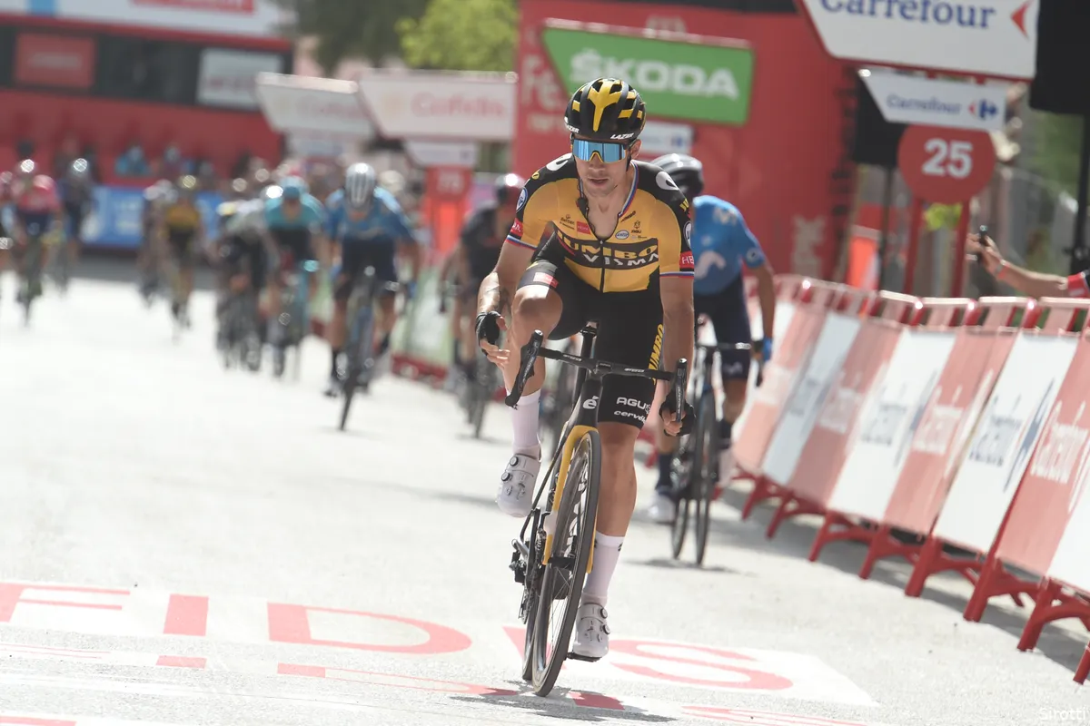 Roglic imponeert met knalzege in Valdepenas de Jaén na spierballenspel met Mas