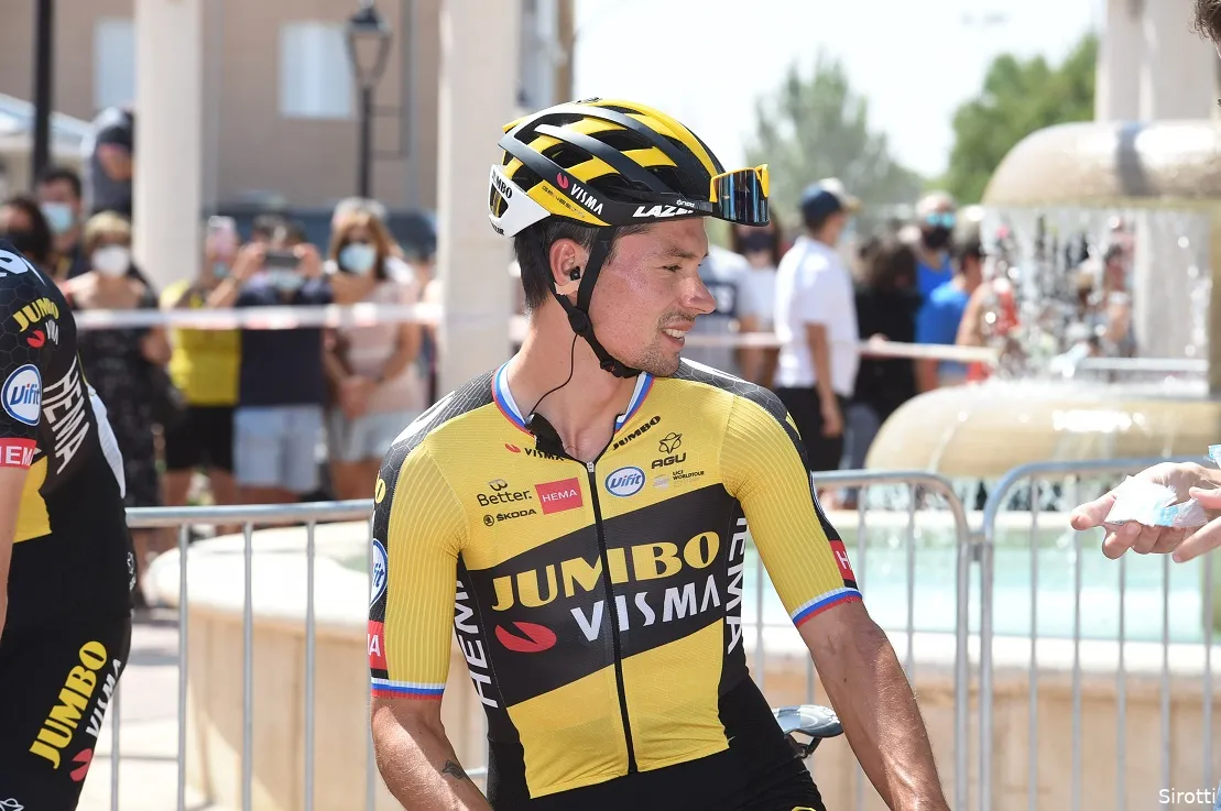 [Update] Roglic kan nog lachen na val in tiende rit: 'Het zorgde voor actie, hè?'