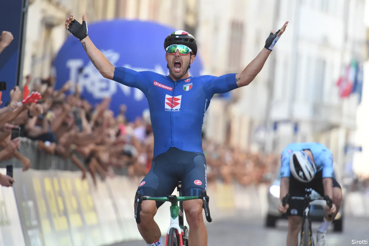 Colbrelli klopt Evenepoel in sprint-à-deux na waar spektakelstuk op EK