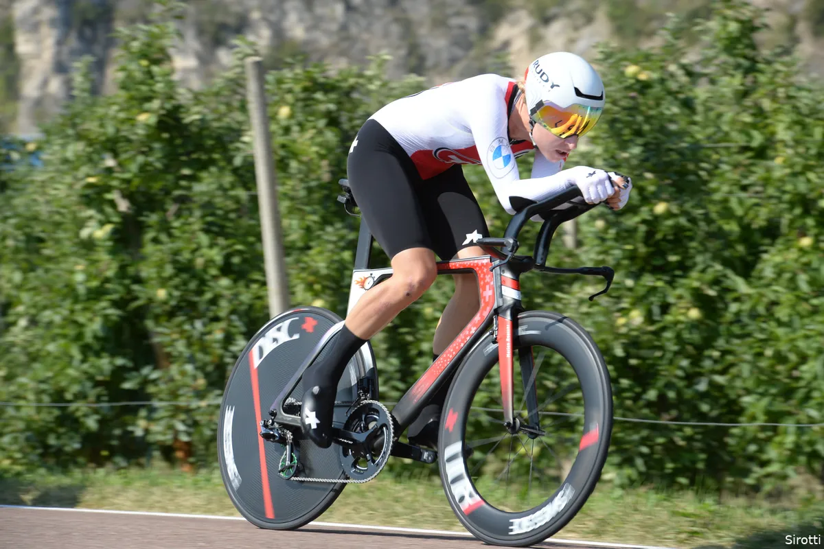 Reusser verdedigt Europese tijdrittitel met succes, Van Dijk en Markus mee het podium op