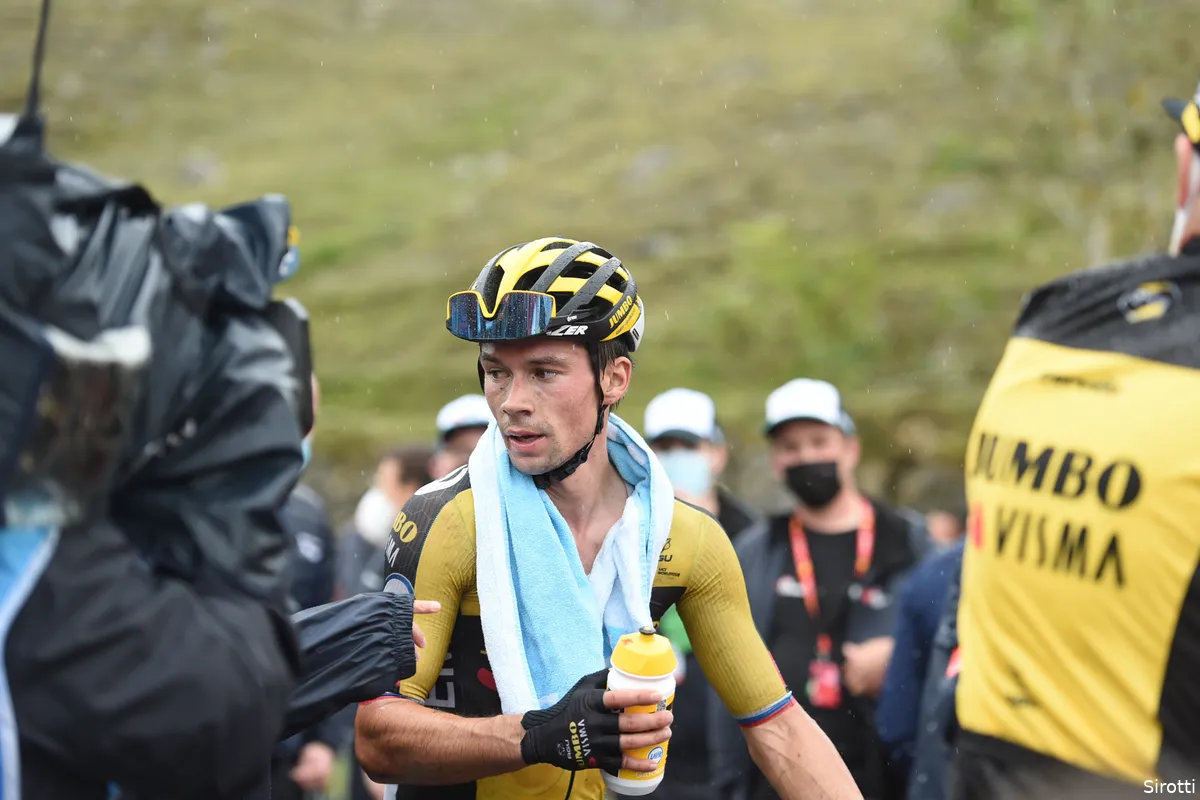 Jumbo-Visma ziet concurrent tijd pakken: 'Roglic probeerde het, maar López was gewoon te sterk'