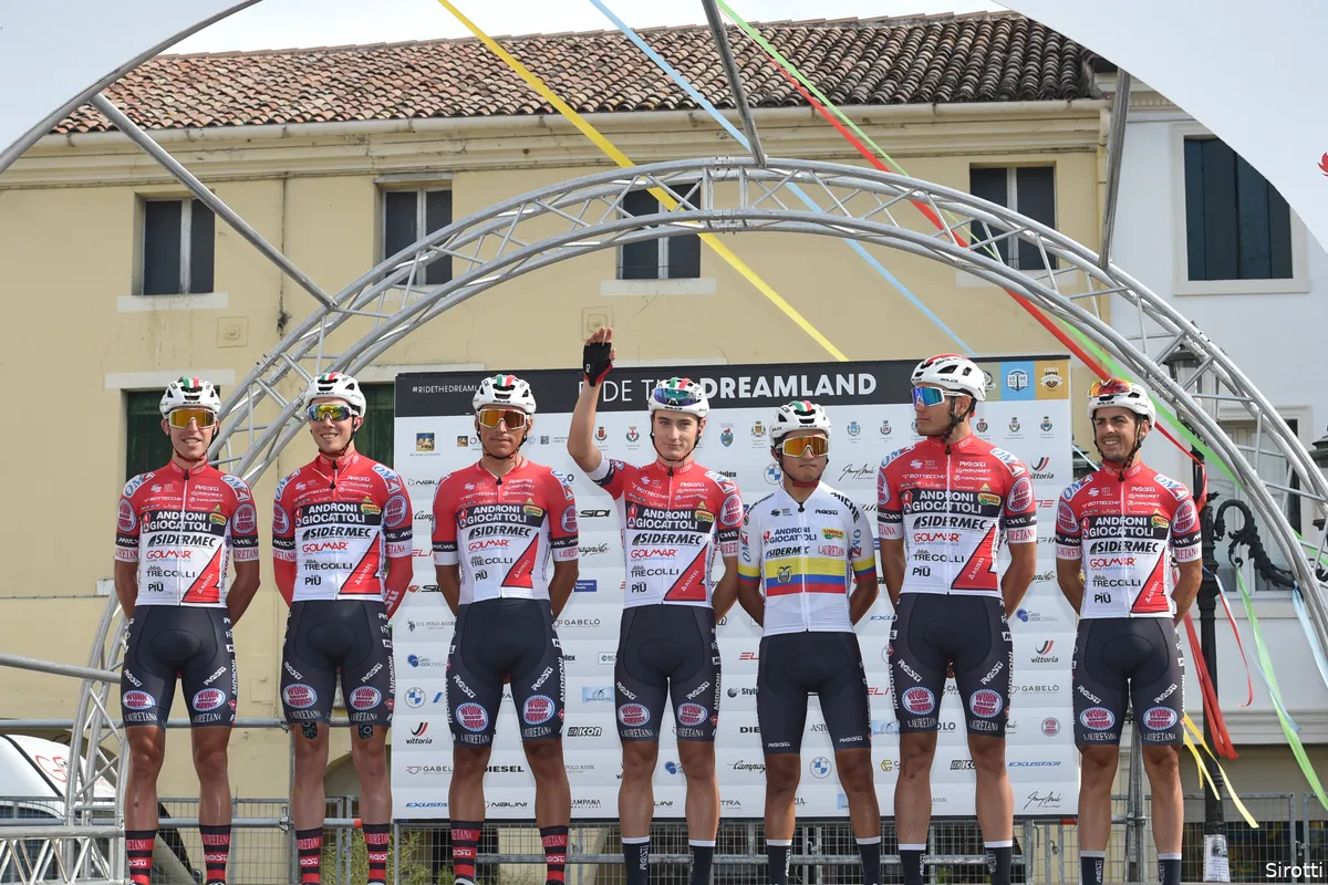 Androni-renners lopen breuken op na zware aanrijding tijdens training