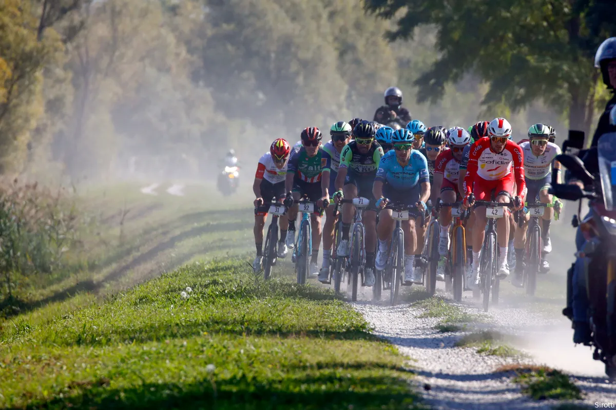 UCI presenteert parcours eerste WK gravel; witte grindwegen en steile muurtjes