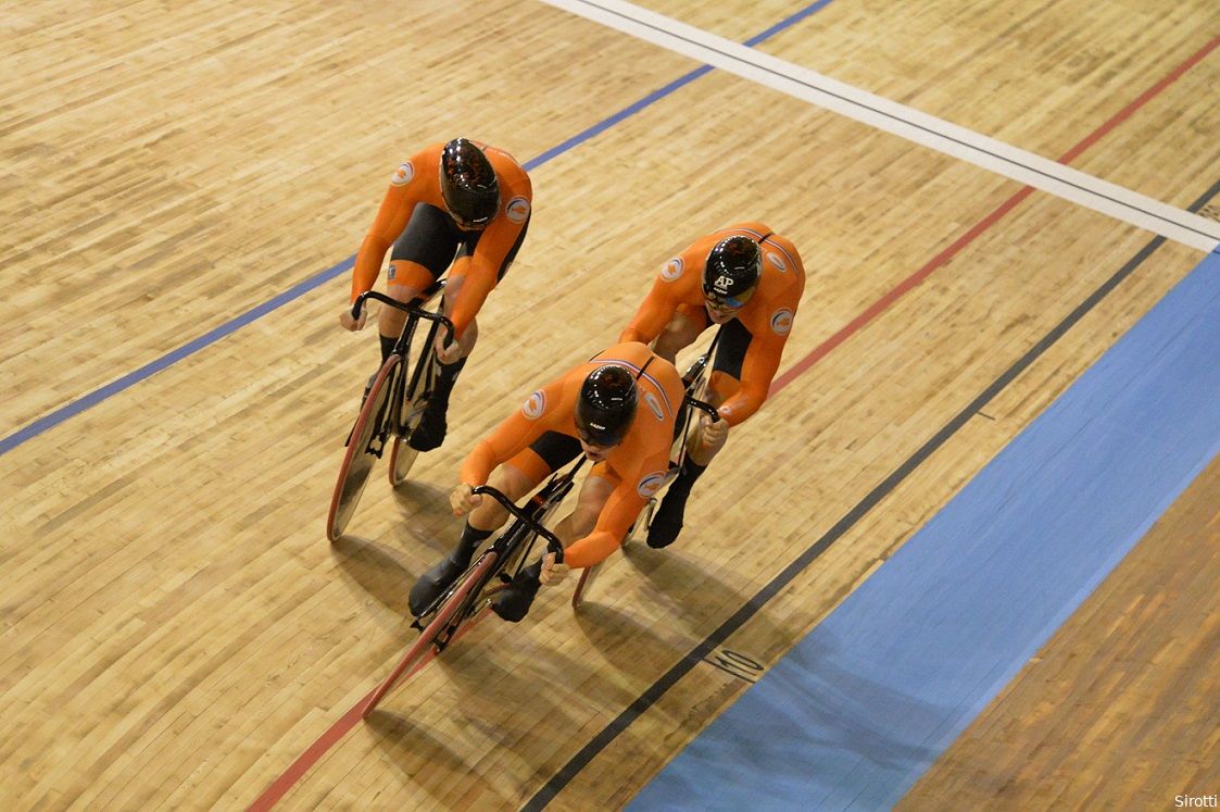 WK Baanwielrennen: Nederlandse teamsprinters sprinten wederom naar goud!