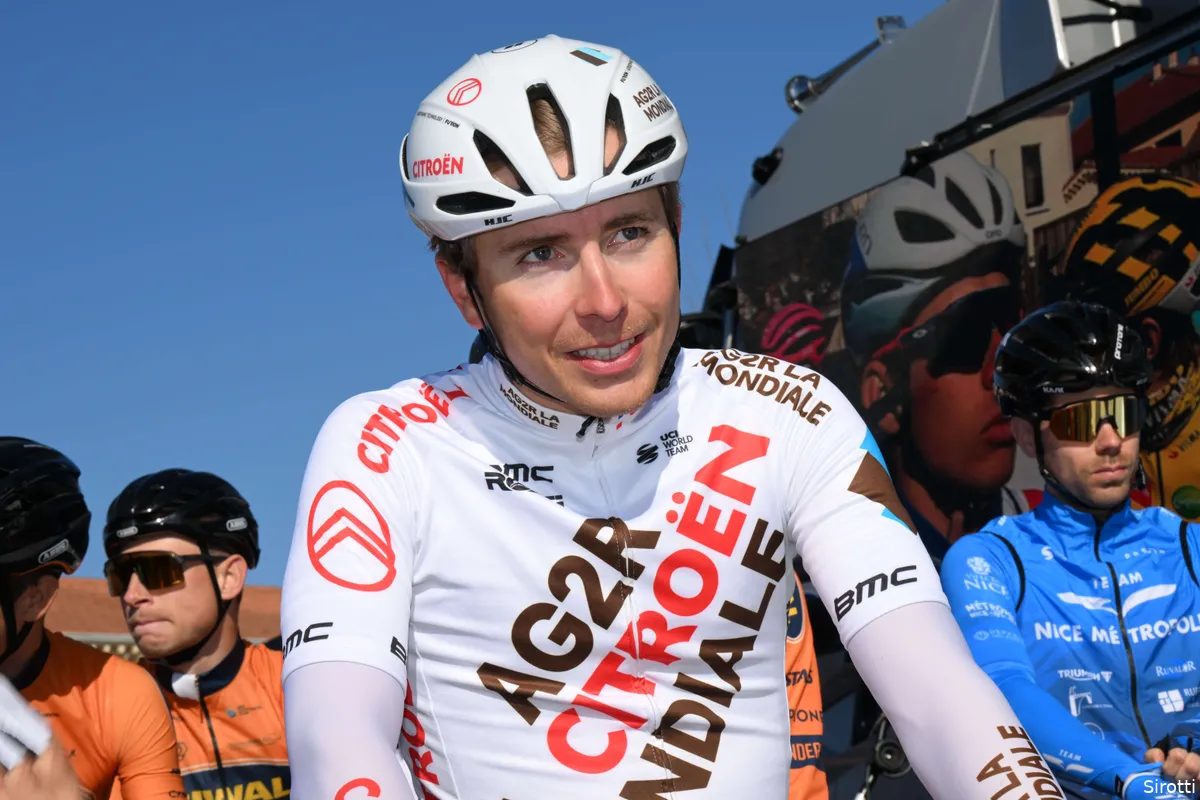Cosnefroy en Van Avermaet kleuren AG2R-selectie Strade Bianche, Jungels in de Tirreno