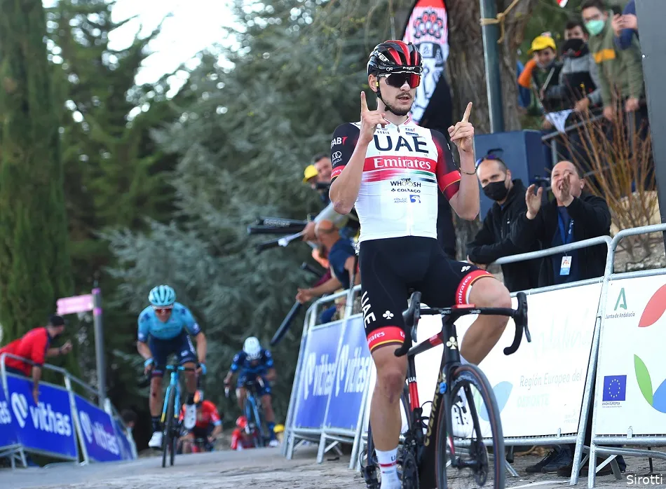 Covi legt alle klassementsmannen erop in loeizware slotkilometer van de Ruta del Sol