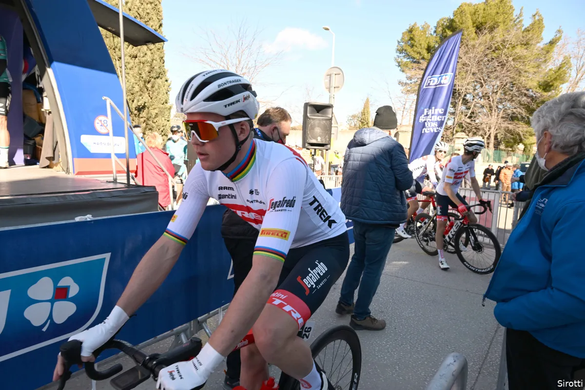 Pedersen wint doorregende rit in Circuit Cycliste Sarthe na imposante spurt