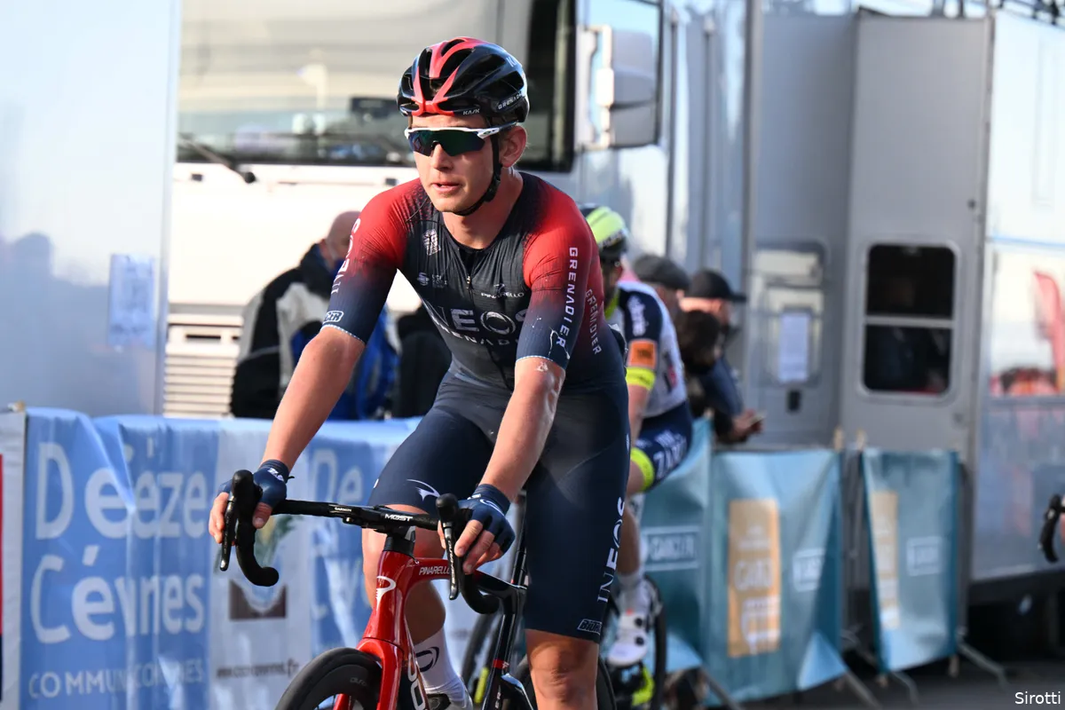 Pas 19-jarige Sheffield imponeert namens INEOS Grenadiers: 'Niet gewonnen sinds junioren'