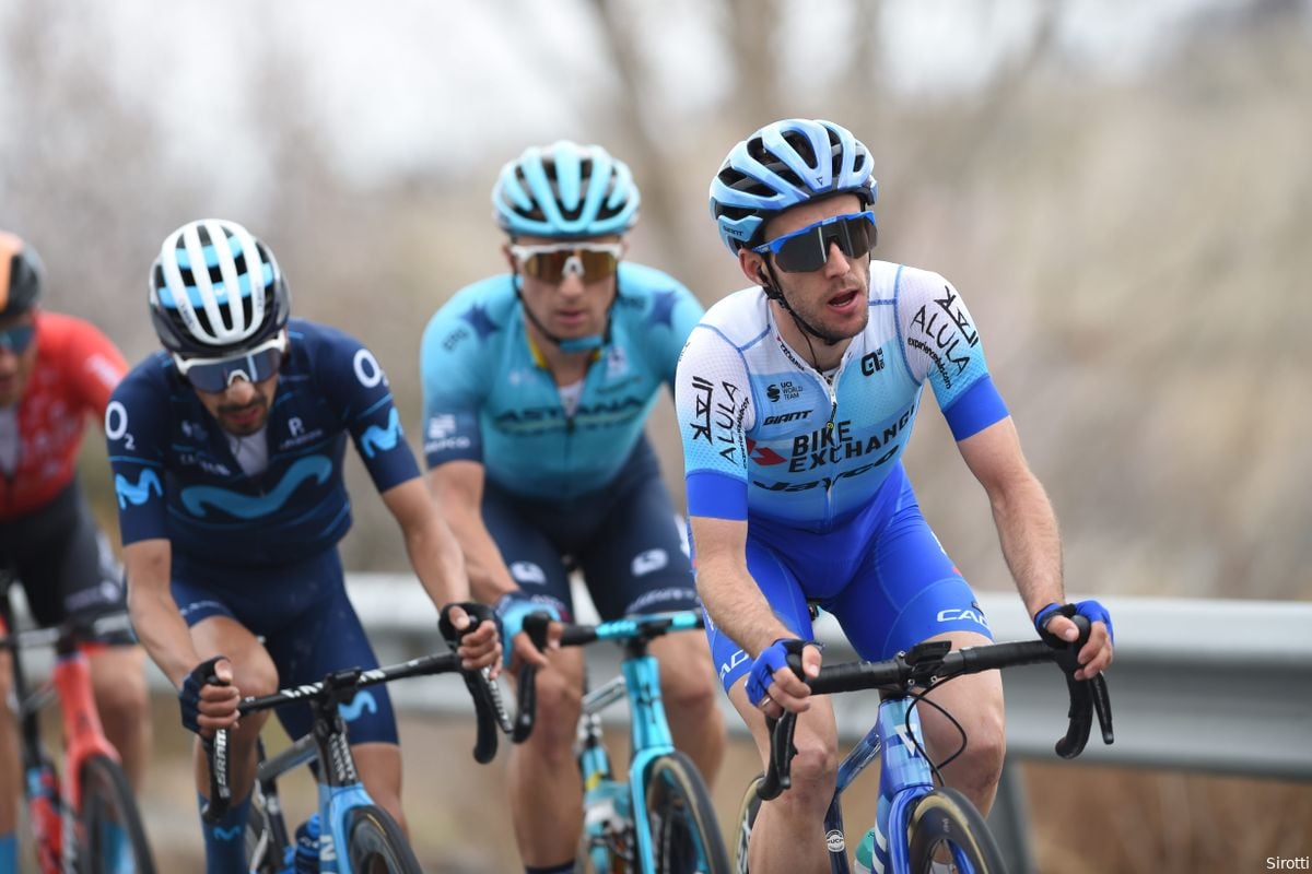 Team BikeExchange gaat volledig voor podiumplek Yates in Giro d'Italia
