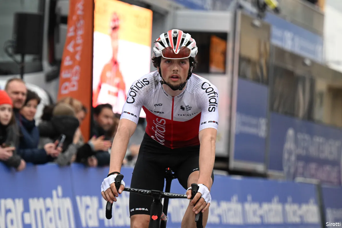 Lafay pareert aanvallen van Martinez en wint vervolgens zelf: 'Frustrerend voor hem dat ik in het wiel zat'