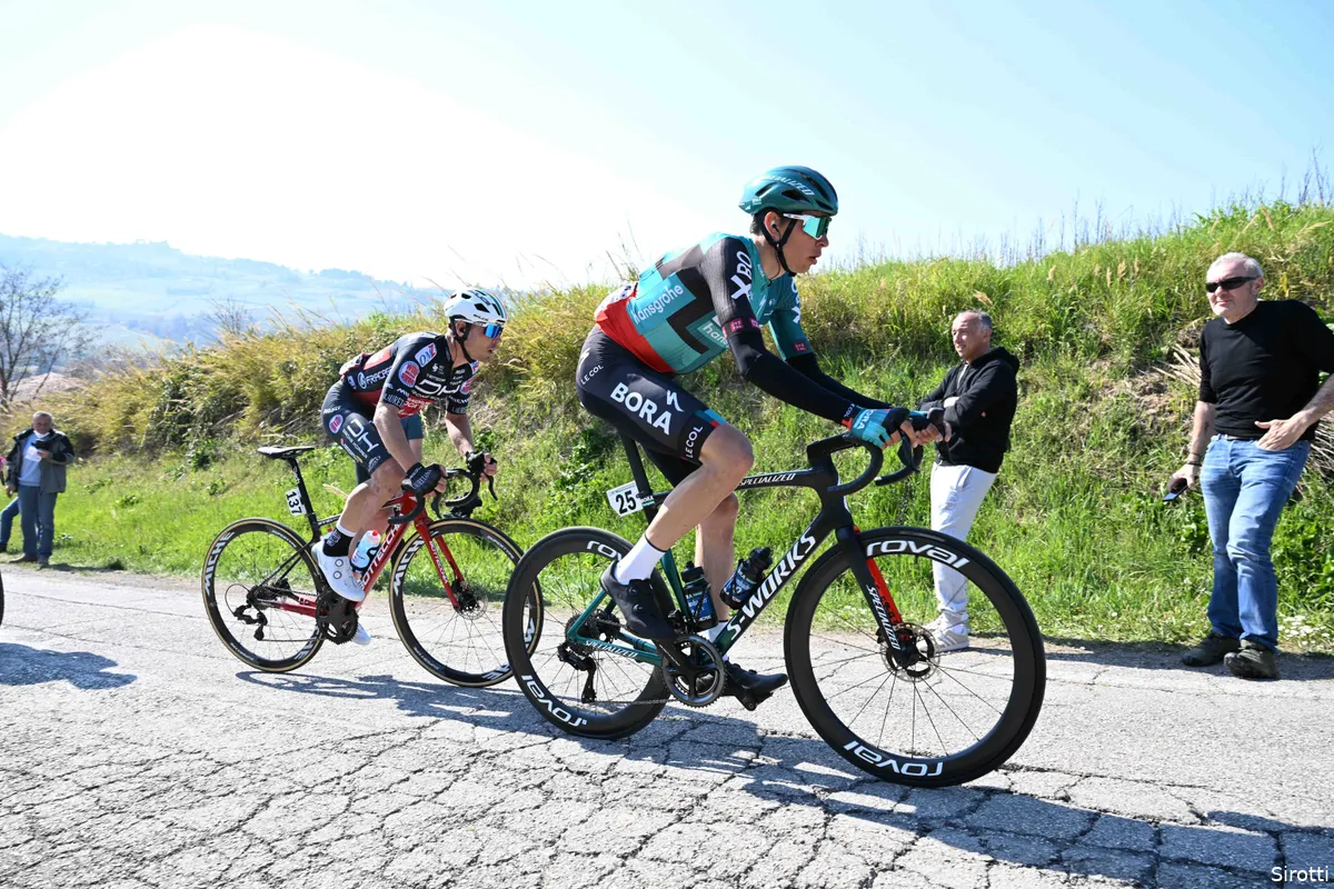 Uijtdebroeks had weinig energie over na intense rit: 'Volgde enkele aanvallen van Van der Poel'