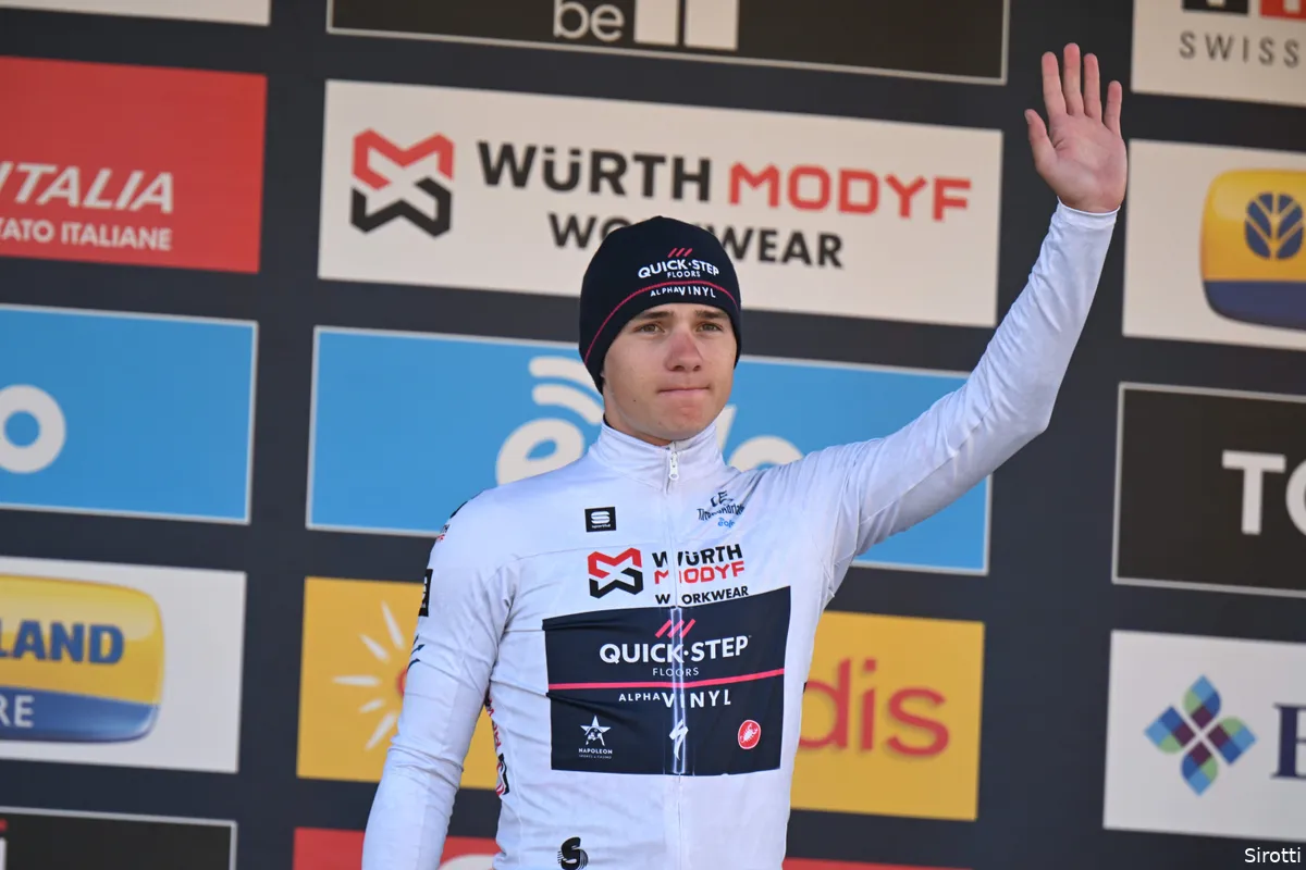 Evenepoel pakt tijd op Pogacar: 'Hoop stiekem hem het vuur aan de schenen te leggen'