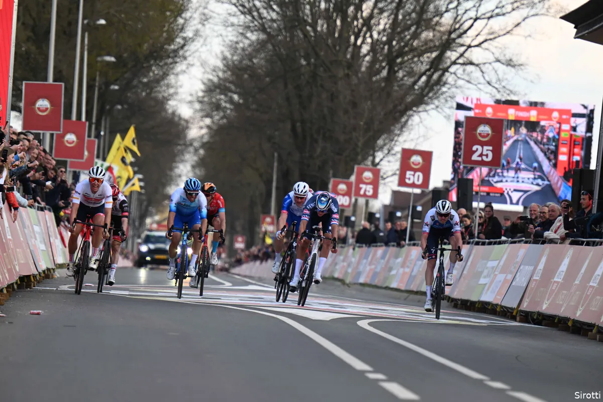 Van der Poel komt tekort in Amstel Gold Race: 'Kon niet op alles reageren vandaag'