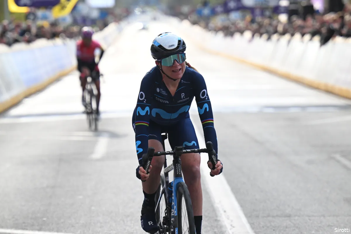 Van Vleuten amper maand na polsbreuk alweer in training met oog op Tour de France
