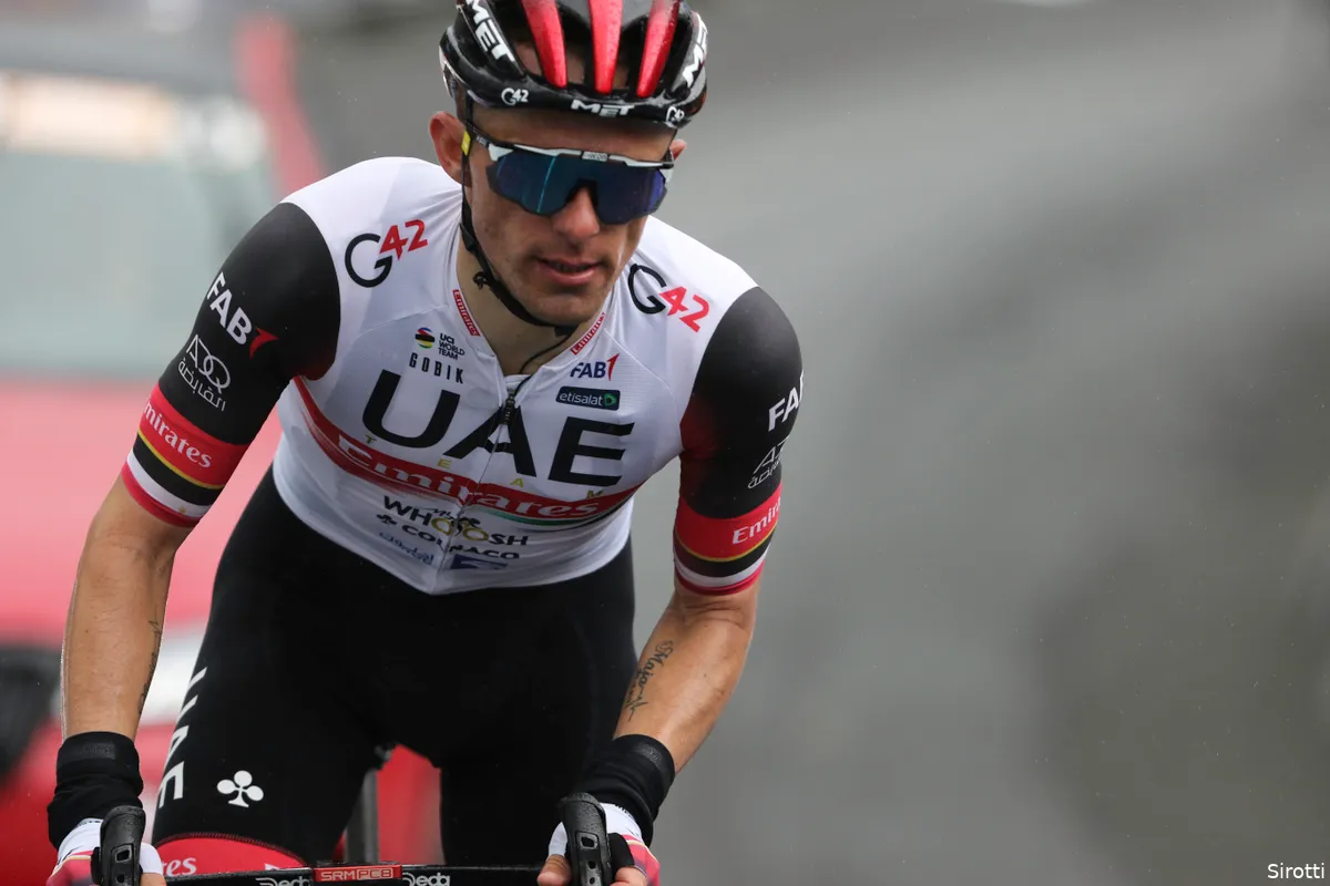 Update | Pogacar staat er bijna alleen voor: Majka moet Tour met dijbeenblessure verlaten